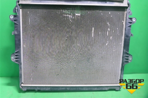 Радиатор охлаждения (МКПП) для Toyota Hilux с 2005-2015г (Хайлюкс)