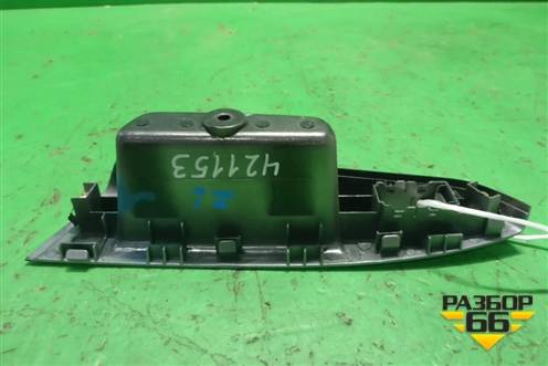 Накладка двери задней левой (на обшивку) (935801C010) для Hyundai Getz с 2002г (Гетц)