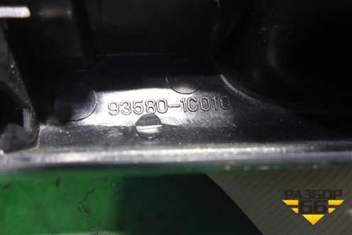 Накладка двери задней левой (на обшивку) (935801C010) для Hyundai Getz с 2002г (Гетц)