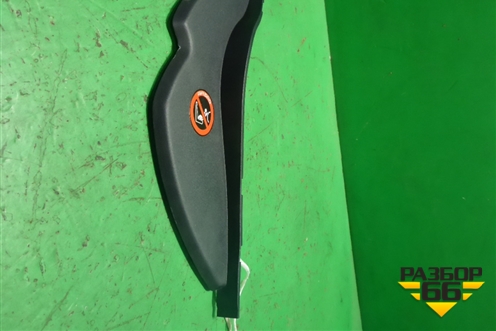 Накладка на торпедо (боковая правая) (8002A180ZZ) для Mitsubishi Lancer-X с 2007г (Лансер)