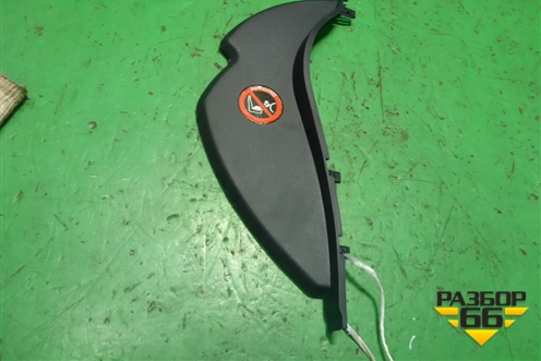 Накладка на торпедо (боковая правая) (8002A180ZZ) для Mitsubishi Lancer-X с 2007г (Лансер)