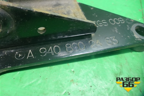 Кронштейн амортизатора кабины (левый) (A9408902483) для Mercedes Benz TRUCK Axor 2 с 2004г (Аксор)