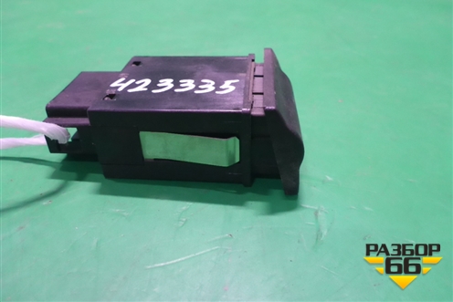 Кнопка открывания лючка бензобака (1U0959833C) для Skoda Octavia (А4) с 1997-2011г (Октавия)