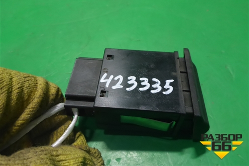 Кнопка открывания лючка бензобака (1U0959833C) для Skoda Octavia (А4) с 1997-2011г (Октавия)