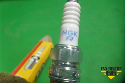 Свеча зажигания (1822A011) для Mitsubishi Outlander XL с 2006-2012г (Аутлендер ХЛ)