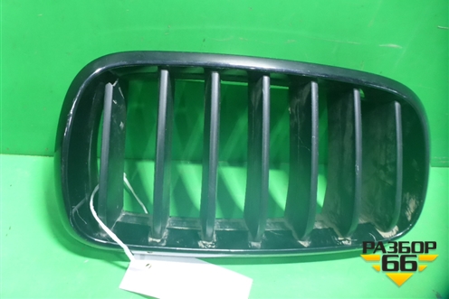 Решетка радиатора правая (7316076) для BMW X5 F15 с 2013г (Х5 Ф15)
