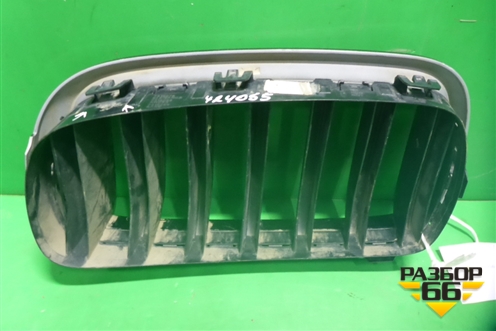 Решетка радиатора правая (7316076) для BMW X5 F15 с 2013г (Х5 Ф15)