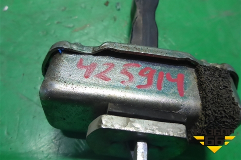 Ограничитель двери передней правой для Nissan Tiida (C11X) с 2004-2013г (Тиида)