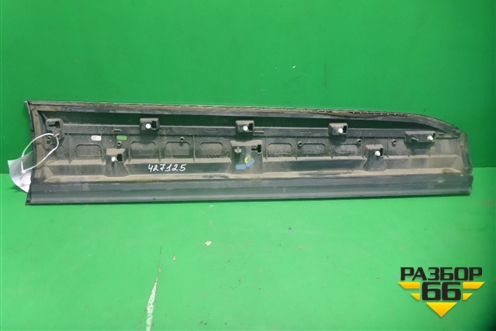 Накладка двери передней левой (4M0853959B) для Audi Q7 c 2015г (Ку 7)