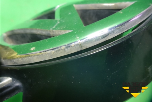 Накладка на решетку радиатора (5N0853655) для Volkswagen Tiguan с 2011-2016г (Тигуан)