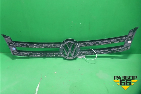 Накладка на решетку радиатора (5N0853655) для Volkswagen Tiguan с 2011-2016г (Тигуан)