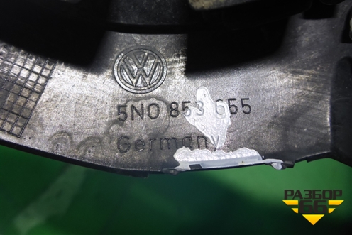 Накладка на решетку радиатора (5N0853655) для Volkswagen Tiguan с 2011-2016г (Тигуан)