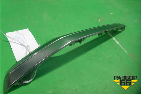 Накладка на решетку радиатора (правая верхняя хром) (531230K060) для Toyota Hilux с 2015-2025г (Хайлюкс)