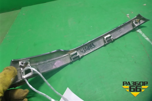 Накладка на решетку радиатора (левая нижняя хром) (531240K060) для Toyota Hilux с 2015-2025г (Хайлюкс)