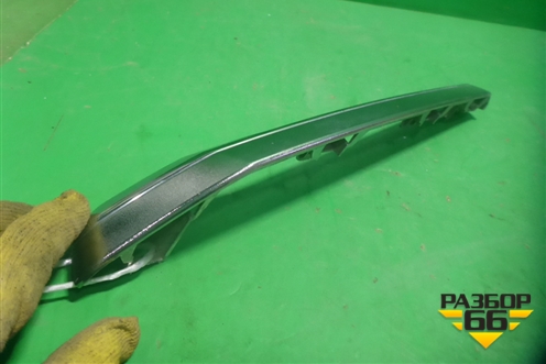 Накладка на решетку радиатора (правая верхняя хром) (531250K040) для Toyota Hilux с 2015-2025г (Хайлюкс)