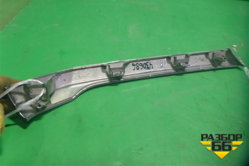 Накладка на решетку радиатора (правая верхняя хром) (531250K040) для Toyota Hilux с 2015-2025г (Хайлюкс)