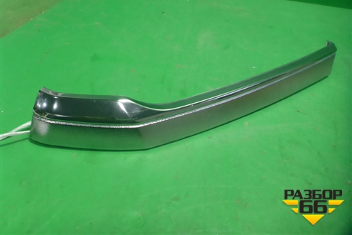 Накладка на решетку радиатора (правая верхняя хром) (531250K040) для Toyota Hilux с 2015-2025г (Хайлюкс)