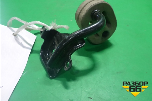 Кронштейн глушителя (новый) (4M0253144K) ( 8D0253147E) для Audi Q7 c 2015г (Ку 7)