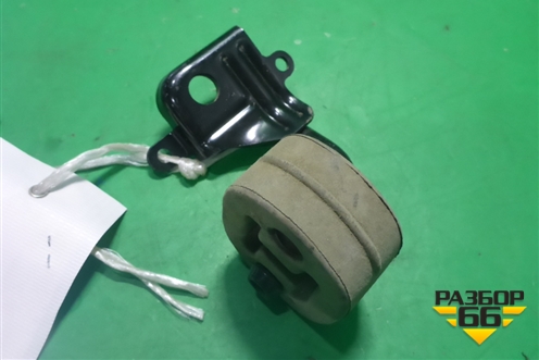 Кронштейн глушителя (новый) (4M0253144K) ( 8D0253147E) для Audi Q7 c 2015г (Ку 7)