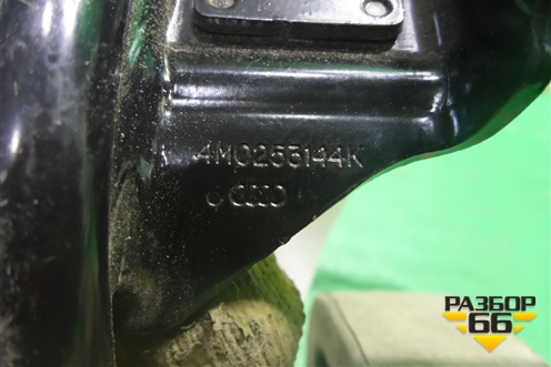 Кронштейн глушителя (новый) (4M0253144K) ( 8D0253147E) для Audi Q7 c 2015г (Ку 7)