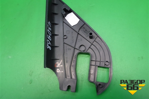 Накладка двери передней правой уголок (5J0837994) для Skoda Fabia с 2007-2014г (Фабия)