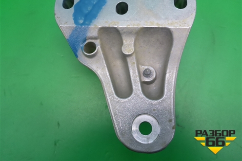 Кронштейн двигателя правый ( 1.4л CGG) (6R0199185B) для Skoda Fabia с 2007-2014г (Фабия)