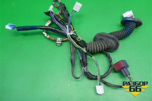 Проводка двери задней правой (8215305170) для Toyota Avensis с 2003-2009г (Авенсис)