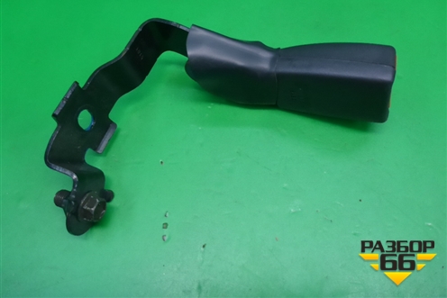 Замок ремня безопасности задний (правый) для Toyota Avensis с 2003-2009г (Авенсис)