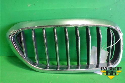 Решетка радиатора правая (51137383520) для BMW 5-серия G30 с 2017г