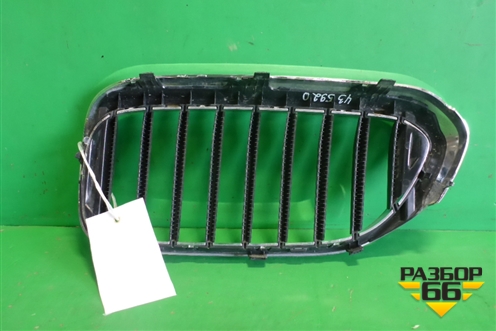 Решетка радиатора правая (51137383520) для BMW 5-серия G30 с 2017г