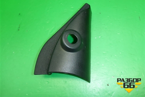 Накладка двери передней правой уголок для Ford Fusion с 2002г (Фьюжн)