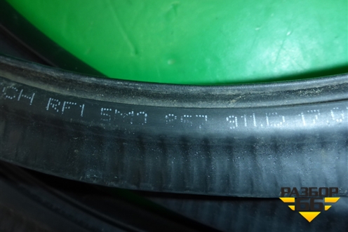 Уплотнитель двери (передней правой на кузов) (5M0867911D) для Volkswagen Golf V Plus с 2005-2014г (Гольф 5 Плюс)