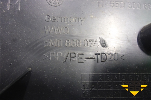 Обшивка двери задней правой под электрику (5M0868074B) для Volkswagen Golf V Plus с 2005-2014г (Гольф 5 Плюс)