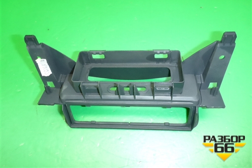 Накладка на торпедо (на дисплей) (8200069064) для Renault Clio с 1998-2002г (Клио)