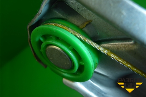 Стеклоподъёмник электрический задний левый (8200232508) для Renault Clio с 1998-2002г (Клио)