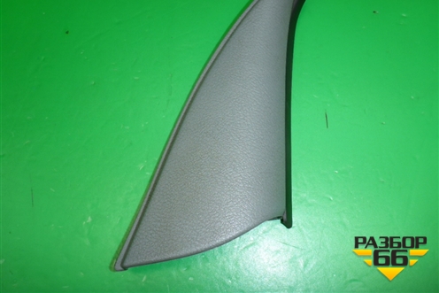 Накладка двери передней правой уголок (7700845733) для Renault Clio с 1998-2002г (Клио)