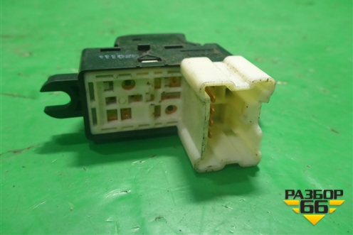 Кнопка стеклоподъёмника для Nissan Tiida (C11X) с 2004-2013г (Тиида)