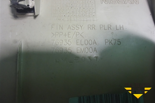 Обшивка стойки задняя верхняя левая (хетчбэк) (76935EL00A) для Nissan Tiida (C11X) с 2004-2013г (Тиида)