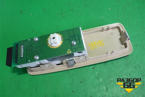 Плафон салонный (левый) (7P6947291F) для Volkswagen Touareg с 2010-2018г (Туарег)