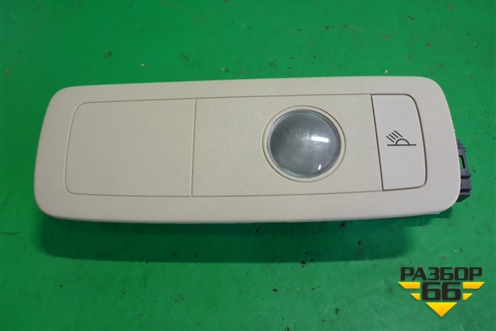 Плафон салонный (левый) (7P6947291F) для Volkswagen Touareg с 2010-2018г (Туарег)