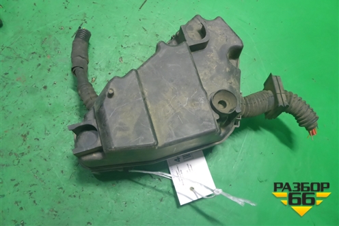 Блок предохранителей подкапотный для Volkswagen Touareg c 2002-2010г (Туарег)