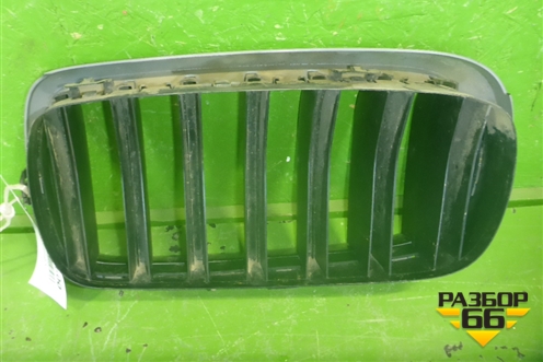 Решетка радиатора правая (7316076) для BMW X5 F15 с 2013г (Х5 Ф15)