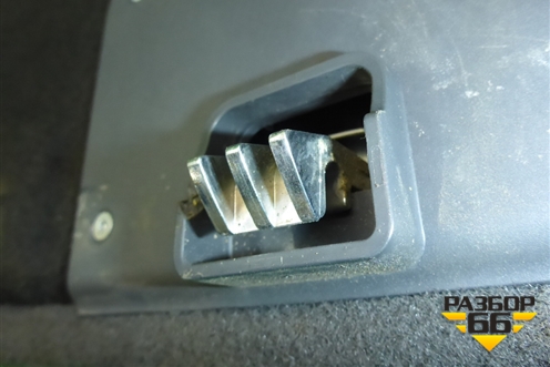 Пол багажника для Volkswagen Touareg c 2002-2010г (Туарег)