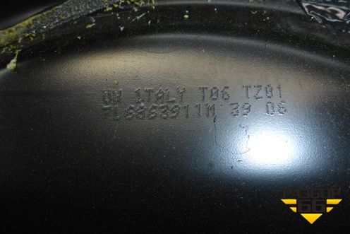 Щит моторный (7L6863911M) для Volkswagen Touareg c 2002-2010г (Туарег)