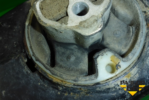 Балка крепления раздатки для Volkswagen Touareg c 2002-2010г (Туарег)