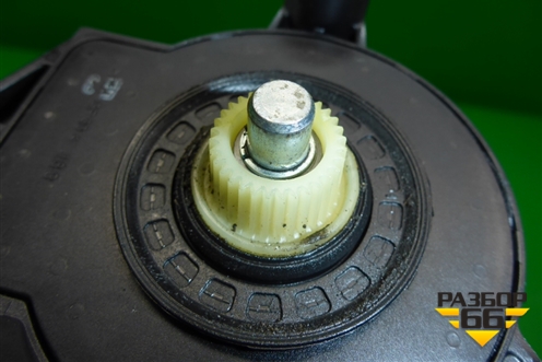 Моторчик стеклоподъёмника задний правый (3D0959794E) для Volkswagen Touareg c 2002-2010г (Туарег)