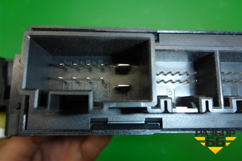 Моторчик стеклоподъёмника задний правый (3D0959794E) для Volkswagen Touareg c 2002-2010г (Туарег)