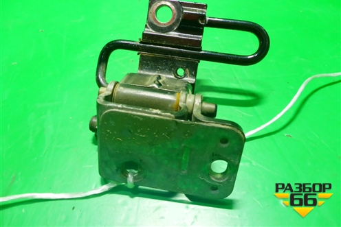 Петля двери задней левой нижняя (7L0833411A) для Volkswagen Touareg c 2002-2010г (Туарег)