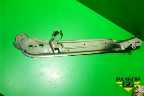 Кронштейн переднего крыла правый (7L6805920B) для Volkswagen Touareg c 2002-2010г (Туарег)