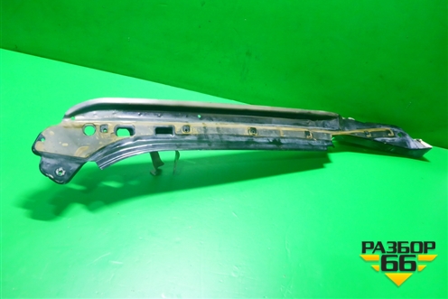 Кронштейн переднего крыла правый (7L6805920B) для Volkswagen Touareg c 2002-2010г (Туарег)